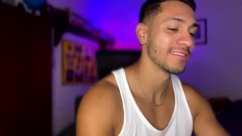 Snapshot of larry_jones chatting on December 24, 2024, 1:39 pm andrew online show from December 24, 2024, 1:39 pm