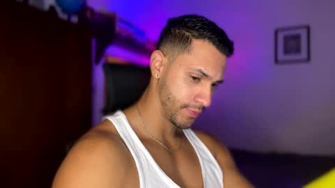 Snapshot of larry_jones chatting on December 24, 2024, 4:40 pm andrew online show from December 24, 2024, 4:40 pm