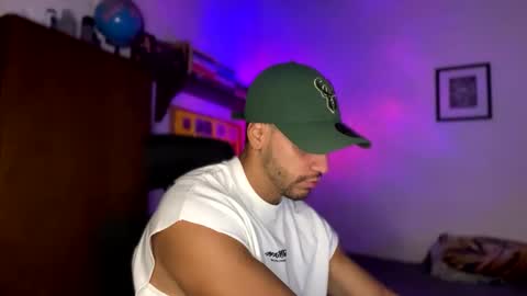 Snapshot of larry_jones chatting on December 25, 2024, 1:41 pm andrew online show from December 25, 2024, 1:41 pm