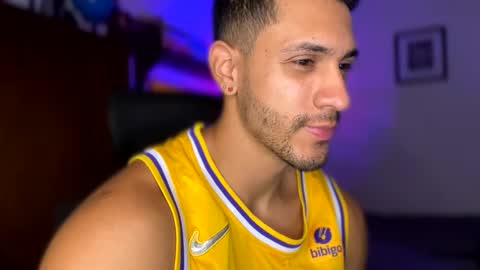 Snapshot of larry_jones chatting on December 26, 2024, 5:19 pm andrew online show from December 26, 2024, 5:19 pm