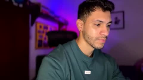 Snapshot of larry_jones chatting on January 1, 2025, 3:03 pm andrew online show from January 1, 2025, 3:03 pm