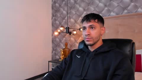 Snapshot of larry_jones chatting on January 13, 2025, 1:17 pm andrew online show from January 13, 2025, 1:17 pm