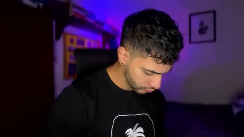 Snapshot of larry_jones chatting on January 15, 2025, 2:24 pm andrew online show from January 15, 2025, 2:24 pm