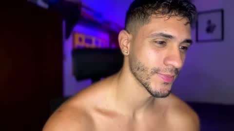 Snapshot of larry_jones chatting on January 28, 2025, 5:24 pm andrew online show from January 28, 2025, 5:24 pm