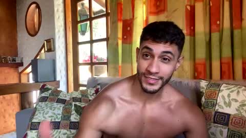 Snapshot of larry_jones chatting on January 30, 2025, 5:17 pm andrew online show from January 30, 2025, 5:17 pm