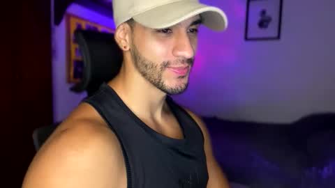 Snapshot of larry_jones chatting on February 6, 2025, 5:40 pm andrew online show from February 6, 2025, 5:40 pm