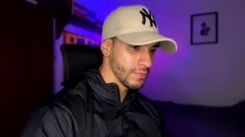 Snapshot of larry_jones chatting on February 6, 2025, 10:21 pm andrew online show from February 6, 2025, 10:21 pm