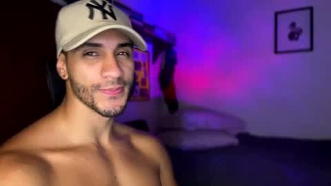 Snapshot of larry_jones chatting on February 7, 2025, 1:25 am andrew online show from February 7, 2025, 1:25 am