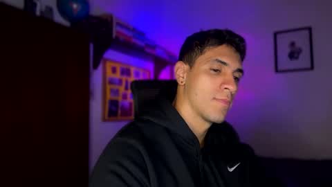 Snapshot of larry_jones chatting on February 11, 2025, 1:31 am andrew online show from February 11, 2025, 1:31 am