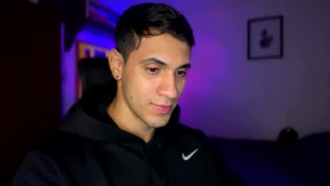 Snapshot of larry_jones chatting on February 11, 2025, 10:07 pm andrew online show from February 11, 2025, 10:07 pm