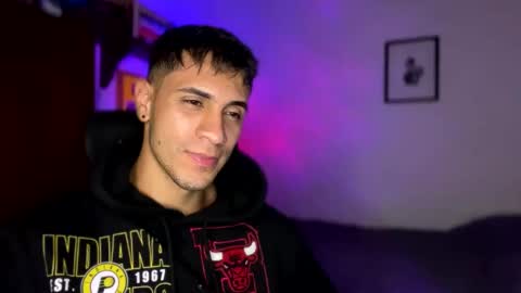 Snapshot of larry_jones chatting on February 14, 2025, 1:45 am andrew online show from February 14, 2025, 1:45 am