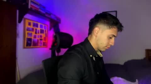 Snapshot of larry_jones chatting on February 14, 2025, 10:36 pm andrew online show from February 14, 2025, 10:36 pm