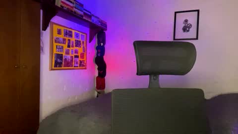 Snapshot of larry_jones chatting on February 25, 2025, 2:44 pm andrew online show from February 25, 2025, 2:44 pm