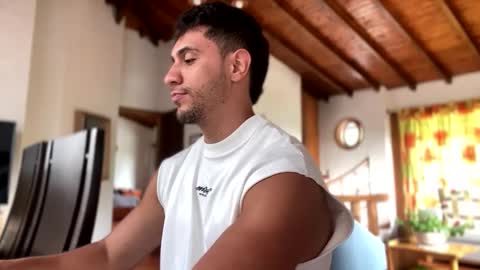 Snapshot of larry_jones chatting on March 10, 2025, 5:39 pm andrew online show from March 10, 2025, 5:39 pm