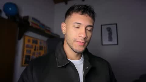 Snapshot of larry_jones chatting on September 30, 2025, 1:05 pm andrew online show from September 30, 2025, 1:05 pm