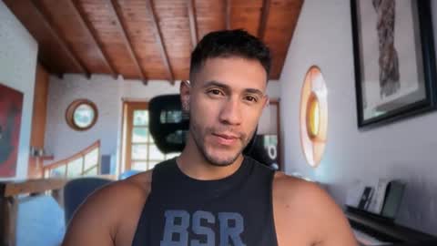 Snapshot of larry_jones chatting on October 1, 2025, 1:17 pm andrew online show from October 1, 2025, 1:17 pm