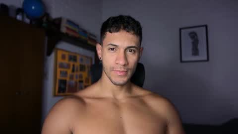 Snapshot of larry_jones chatting on October 8, 2025, 1:31 pm andrew online show from October 8, 2025, 1:31 pm