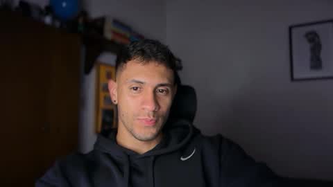 Snapshot of larry_jones chatting on October 15, 2025, 1:39 am andrew online show from October 15, 2025, 1:39 am