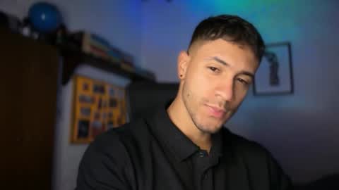 Snapshot of larry_jones chatting on October 16, 2025, 1:34 pm andrew online show from October 16, 2025, 1:34 pm