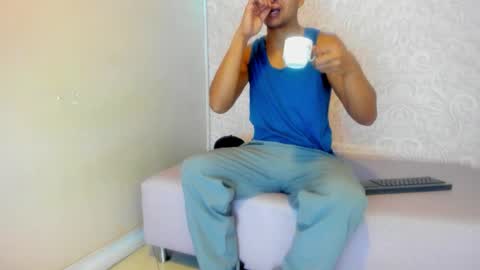 LARRY online show from January 12, 2026, 12:32 pm