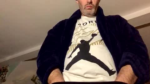 Snapshot of larrythelover23 chatting on February 2, 2026, 6:12 am larrythelover23 online show from February 2, 2026, 6:12 am