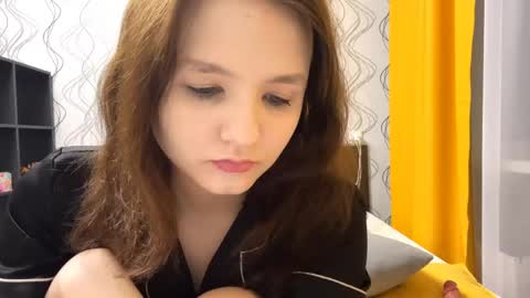 Mila online show from June 3, 2026, 7:08 pm