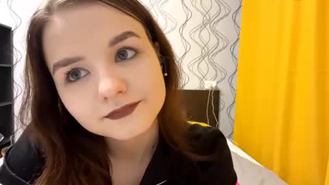 Mila online show from June 16, 2026, 11:18 pm