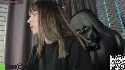 lasly_moon online show from December 22, 2025, 12:29 am