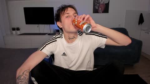 Snapshot of lastnight4you chatting on December 18, 2024, 7:30 pm acie online show from December 18, 2024, 7:30 pm