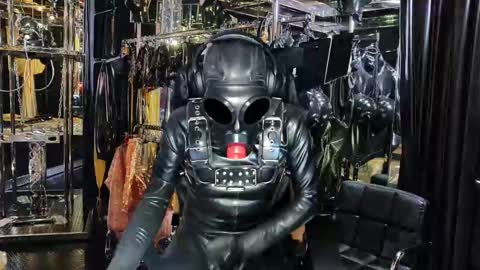 latexlover202 online show from February 7, 2025, 12:09 am