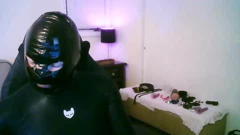 Snapshot of latexminheadroom chatting on February 20, 2026, 5:48 am latexminheadroom online show from February 20, 2026, 5:48 am