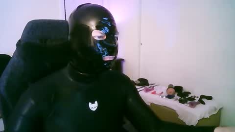 Snapshot of latexminheadroom chatting on March 3, 2026, 5:57 am latexminheadroom online show from March 3, 2026, 5:57 am