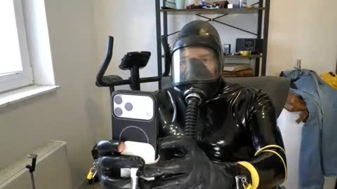 latexslaafboy online show from February 24, 2026, 10:57 am