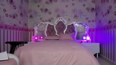 Snapshot of latin_ashley_ chatting on February 25, 2025, 5:19 am Valeria online show from February 25, 2025, 5:19 am