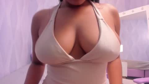 Snapshot of latin_ashley_ chatting on November 15, 2025, 2:53 am Valeria online show from November 15, 2025, 2:53 am