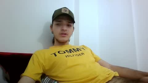 Snapshot of latin_boi6 chatting on December 16, 2024, 2:38 pm Angel online show from December 16, 2024, 2:38 pm