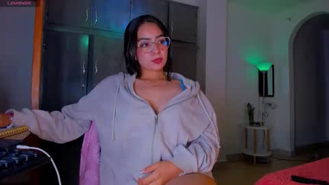 Snapshot of latin_gabby chatting on October 1, 2025, 11:44 pm Gabby online show from October 1, 2025, 11:44 pm