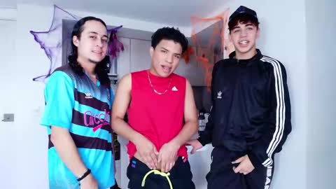 latin_naughty_boys online show from October 19, 2025, 9:59 pm