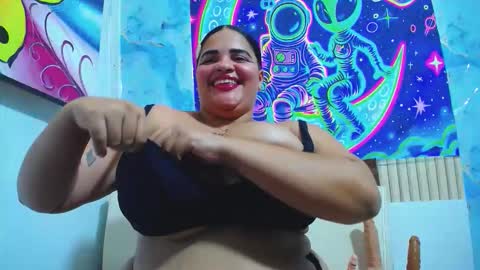 Snapshot of latina_bigboos12 chatting on October 19, 2025, 4:57 am latina_bigboos12 online show from October 19, 2025, 4:57 am