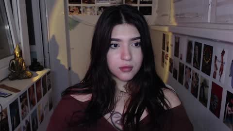 miiiiiiaaaa online show from December 12, 2024, 6:42 pm