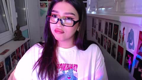 miiiiiiaaaa online show from January 15, 2025, 7:37 am