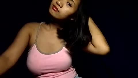 Snapshot of latina_shaine chatting on July 4, 2026, 9:54 pm latina_shaine online show from July 4, 2026, 9:54 pm