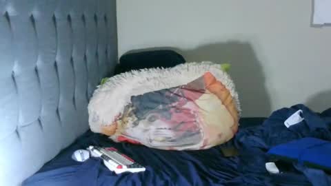 Snapshot of latinincognito chatting on October 8, 2025, 7:06 am latinincognito online show from October 8, 2025, 7:06 am