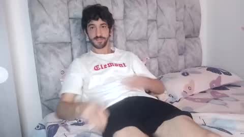 latinlustandfrenchkiss online show from May 14, 2026, 2:57 pm