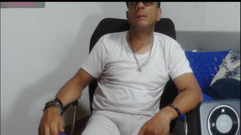 latinmartin254 online show from April 30, 2026, 1:45 am
