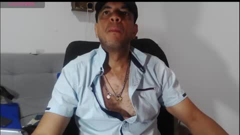 latinmartin254 online show from May 2, 2026, 3:06 pm