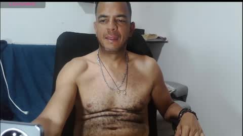 Snapshot of latinmartin254 chatting on May 6, 2026, 1:47 am latinmartin254 online show from May 6, 2026, 1:47 am
