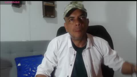 Snapshot of latinmartin254 chatting on May 20, 2026, 1:01 am latinmartin254 online show from May 20, 2026, 1:01 am