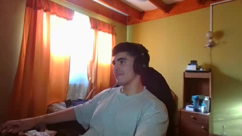 latinn_babe online show from February 4, 2025, 9:52 pm