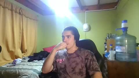 Snapshot of latinn_babe chatting on March 25, 2026, 4:29 am latinn_babe online show from March 25, 2026, 4:29 am